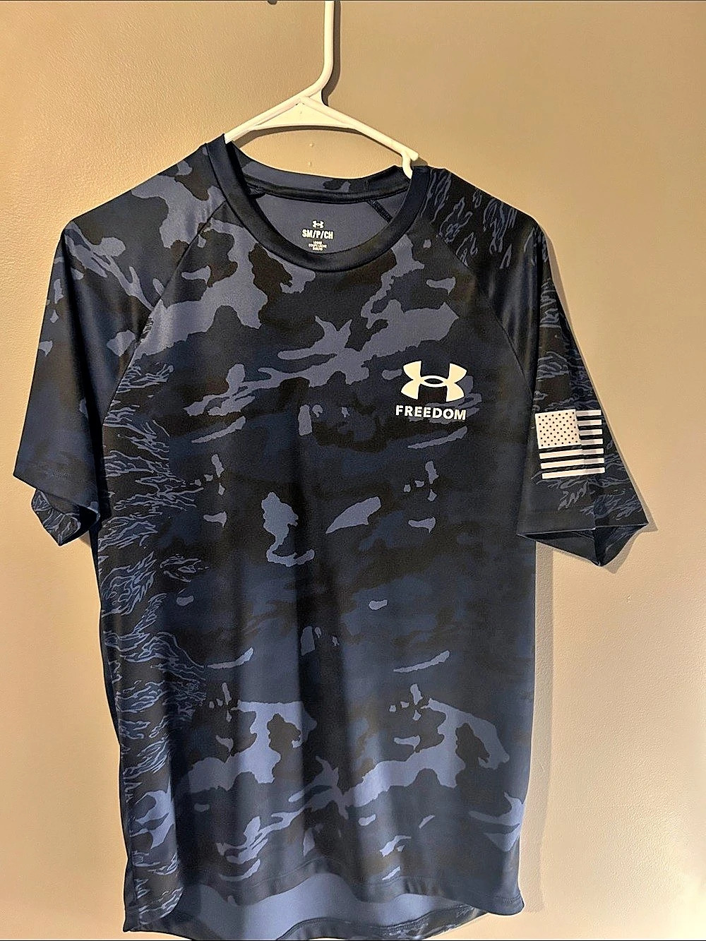 Under Armour Men's UA Freedom Flag Camo Short Sleeve T-Shirt Small